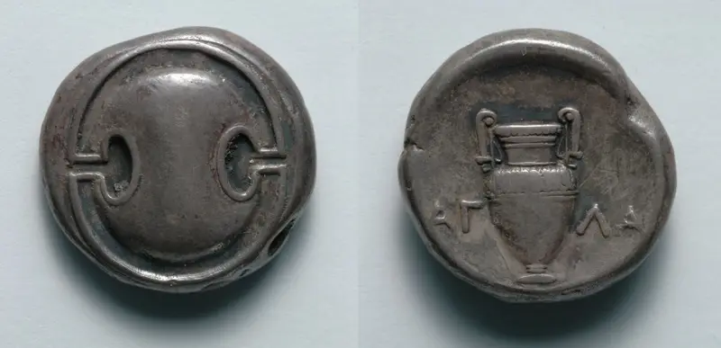 Stater: Boeotian Shield (obverse); Volute Krater (reverse) — تصویر رکورد موزهٔ هنر کلیولند (دسترسی آزاد)