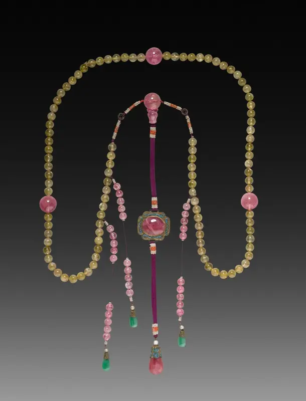 Mandarin Chain Bead Necklace — تصویر رکورد موزهٔ هنر کلیولند (دسترسی آزاد)