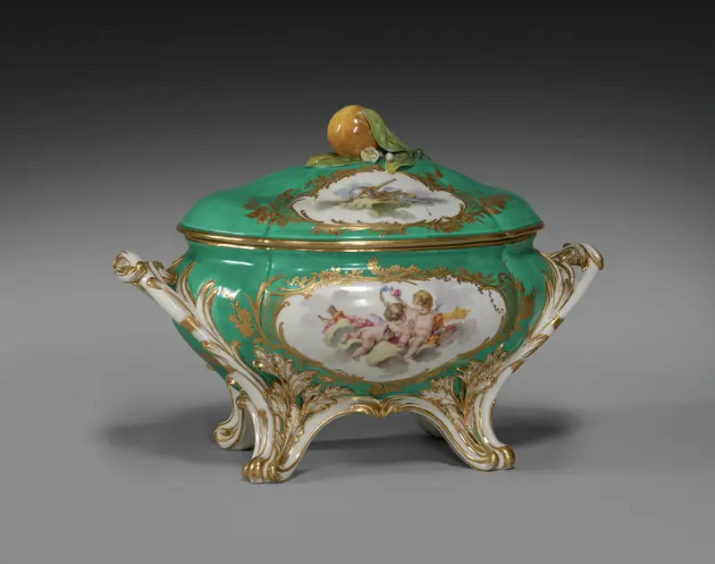 Covered Tureen (Terrine du roi) — تصویر رکورد موزهٔ هنر کلیولند (دسترسی آزاد)