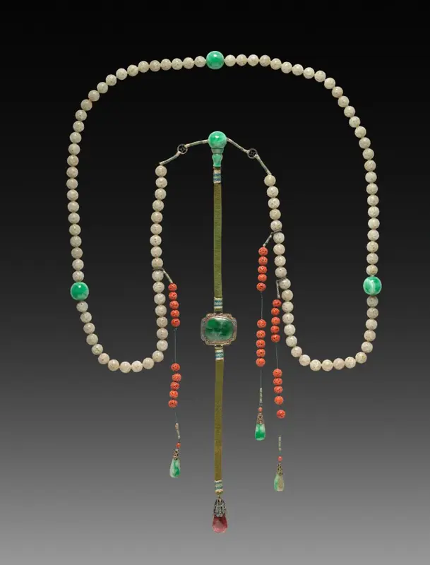 Mandarin Necklace — تصویر رکورد موزهٔ هنر کلیولند (دسترسی آزاد)