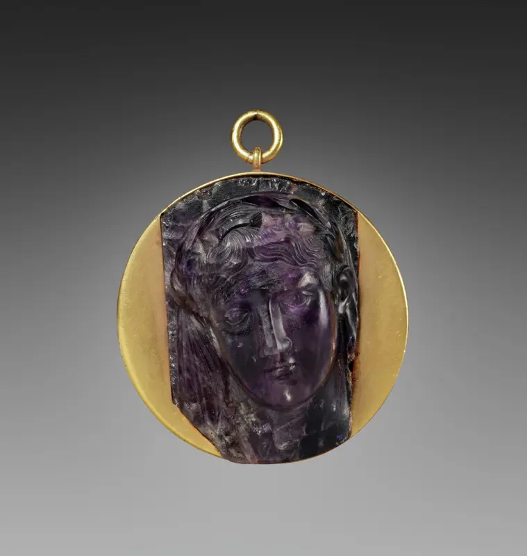 Cameo: Head of a Woman — تصویر رکورد موزهٔ هنر کلیولند (دسترسی آزاد)