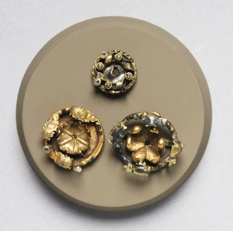 Brooch (Element of Garment Clasp) — تصویر رکورد موزهٔ هنر کلیولند (دسترسی آزاد)