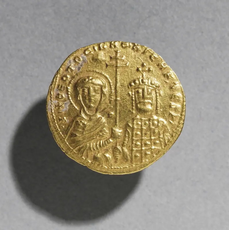 Nomisma with Nicephorus II Phocas (reverse) — تصویر رکورد موزهٔ هنر کلیولند (دسترسی آزاد)