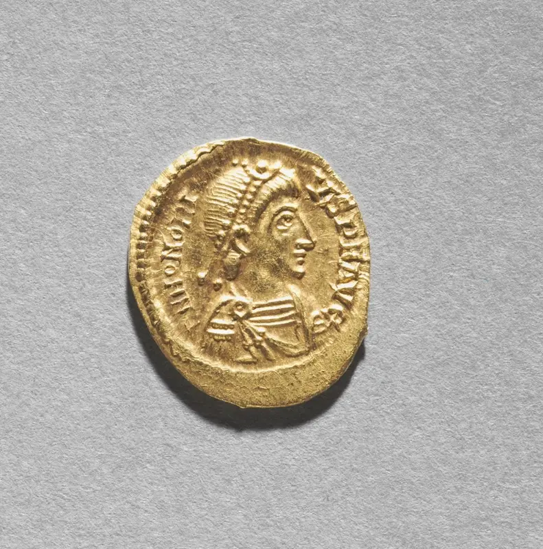 Solidus of Arkadios (obverse) — تصویر رکورد موزهٔ هنر کلیولند (دسترسی آزاد)