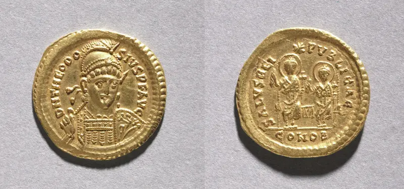 Solidus of Theodosius II and Valentinian III — تصویر رکورد موزهٔ هنر کلیولند (دسترسی آزاد)