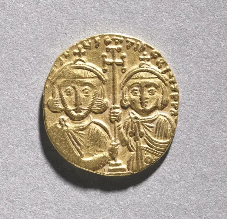 Solidus with Justinian II Rhinometus and His Son Tiberius (reverse) — تصویر رکورد موزهٔ هنر کلیولند (دسترسی آزاد)