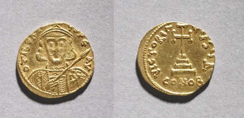 Solidus with Tiberius III Apsimarus — تصویر رکورد موزهٔ هنر کلیولند (دسترسی آزاد)