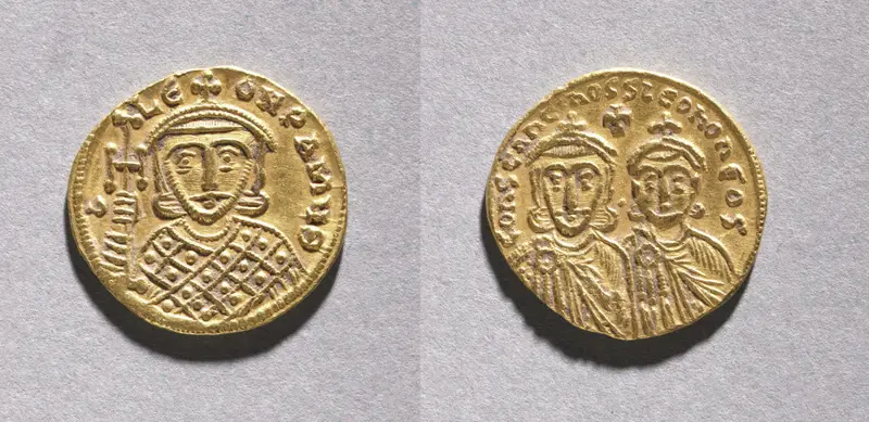 Solidus with Leo IV the Khazar and His Father Constantine V Copronymus — تصویر رکورد موزهٔ هنر کلیولند (دسترسی آزاد)