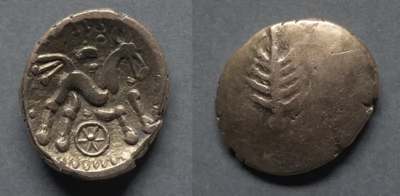 Catti Stater: Tree Symbol on Plain Field (obverse); Horse and Wheel (reverse) — تصویر رکورد موزهٔ هنر کلیولند (دسترسی آزاد)