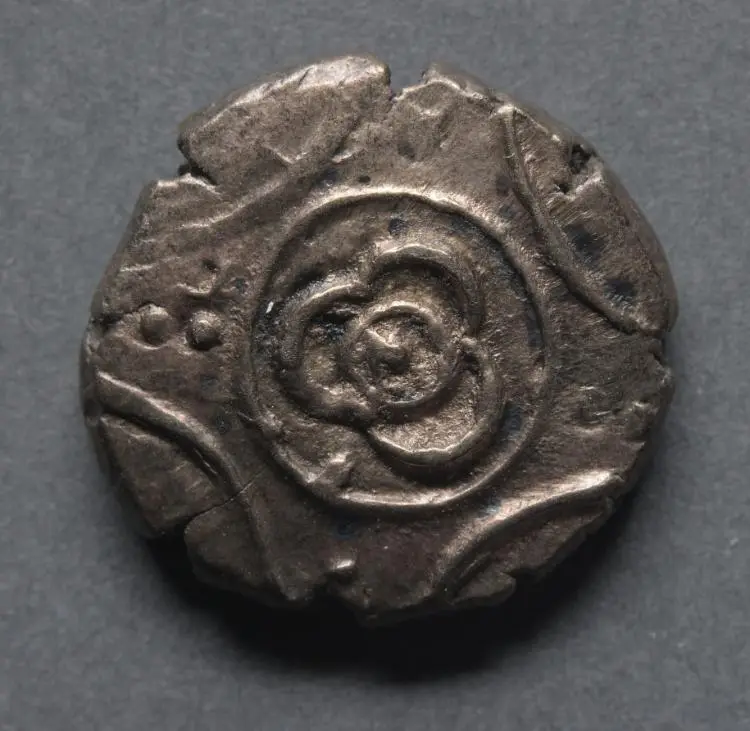 Stater: Three-Petal Flower (obverse) — تصویر رکورد موزهٔ هنر کلیولند (دسترسی آزاد)