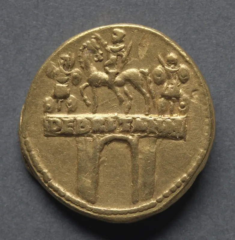 Aureus: Triumphal Arch with Equestrian Statue and Trophies (reverse) — تصویر رکورد موزهٔ هنر کلیولند (دسترسی آزاد)