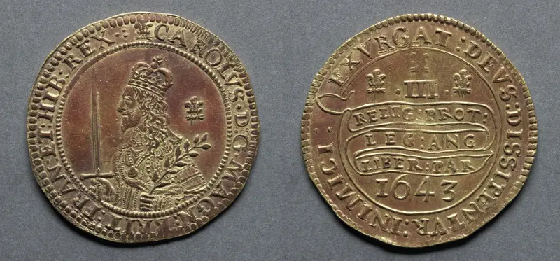 Triple Unite or Three Pound Piece: Charles I (obverse); Declaration on Scroll (reverse) — تصویر رکورد موزهٔ هنر کلیولند (دسترسی آزاد)