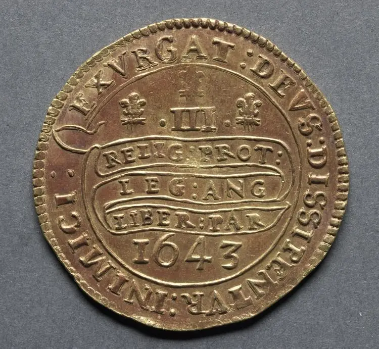 Triple Unite or Three Pound Piece: Declaration on Scroll with Three Plumes (reverse) — تصویر رکورد موزهٔ هنر کلیولند (دسترسی آزاد)