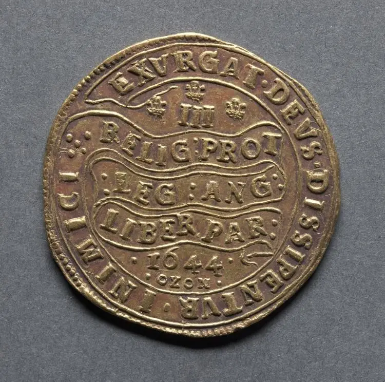 Triple Unite or Three Pound Piece: Declaration on Scroll (reverse) — تصویر رکورد موزهٔ هنر کلیولند (دسترسی آزاد)