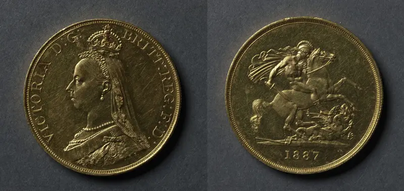 Five Pound Piece: Victoria (obverse); St. George and the Dragon (reverse) — تصویر رکورد موزهٔ هنر کلیولند (دسترسی آزاد)
