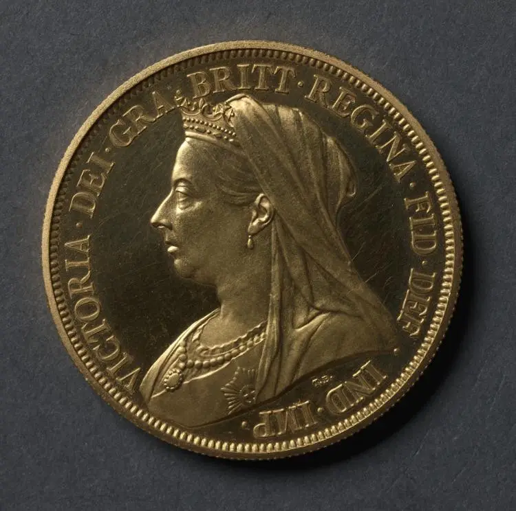 Five Pound Piece: Portrait of Queen Victoria (obverse) — تصویر رکورد موزهٔ هنر کلیولند (دسترسی آزاد)