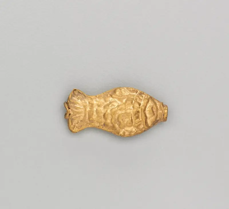 Necklace Bead in the Form of a Fish — تصویر رکورد موزهٔ هنر کلیولند (دسترسی آزاد)