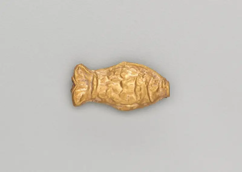 Necklace Bead in the Form of a Fish — تصویر رکورد موزهٔ هنر کلیولند (دسترسی آزاد)