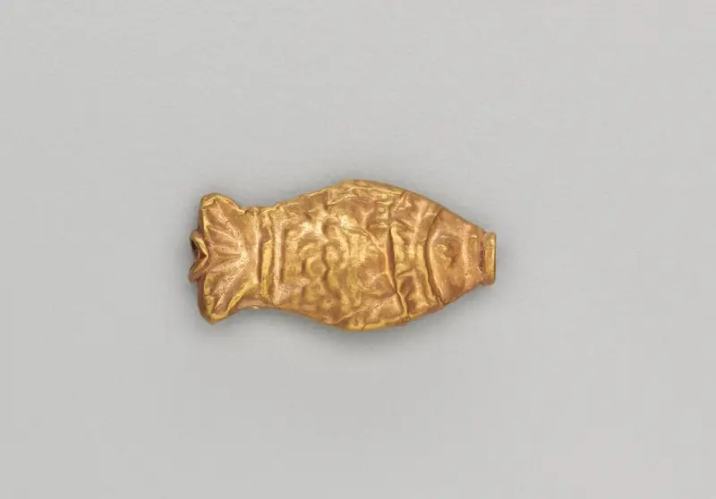 Necklace Bead in the Form of a Fish — تصویر رکورد موزهٔ هنر کلیولند (دسترسی آزاد)