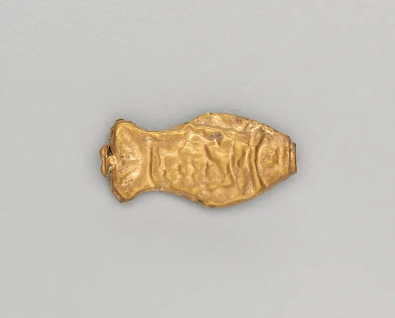 Necklace Bead in the Form of a Fish — تصویر رکورد موزهٔ هنر کلیولند (دسترسی آزاد)
