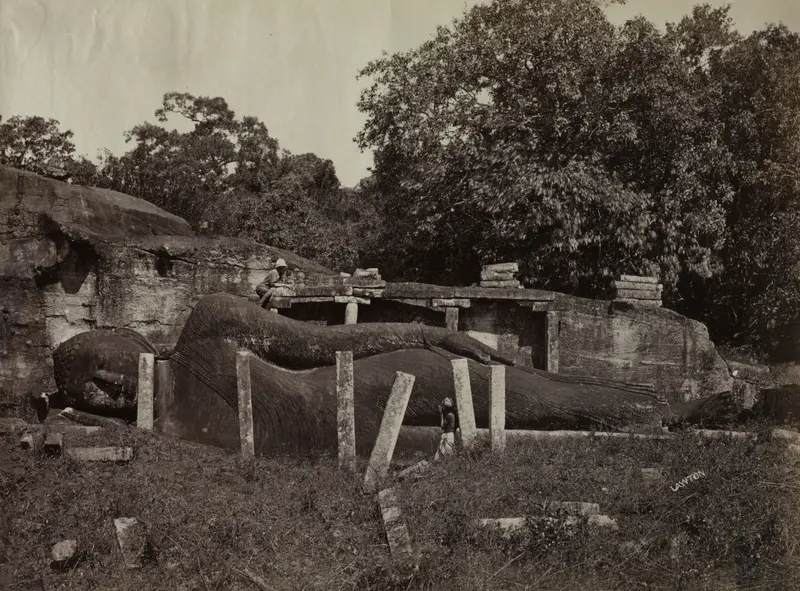 The Paranirvana of Buddha, Gal Vihara, Polonnaruva, Ceylon — تصویر رکورد موزهٔ هنر کلیولند (دسترسی آزاد)