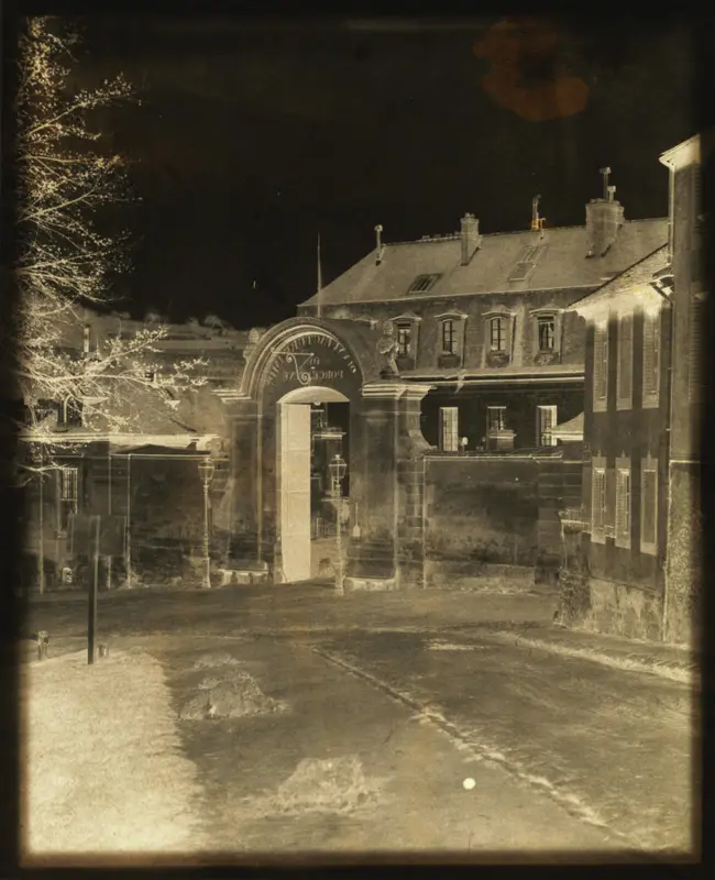 Doorway to Sèvres Factory — تصویر رکورد موزهٔ هنر کلیولند (دسترسی آزاد)