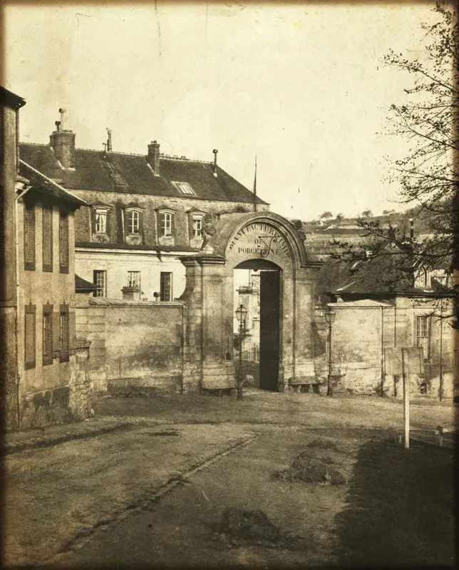Doorway to Sèvres Factory — تصویر رکورد موزهٔ هنر کلیولند (دسترسی آزاد)