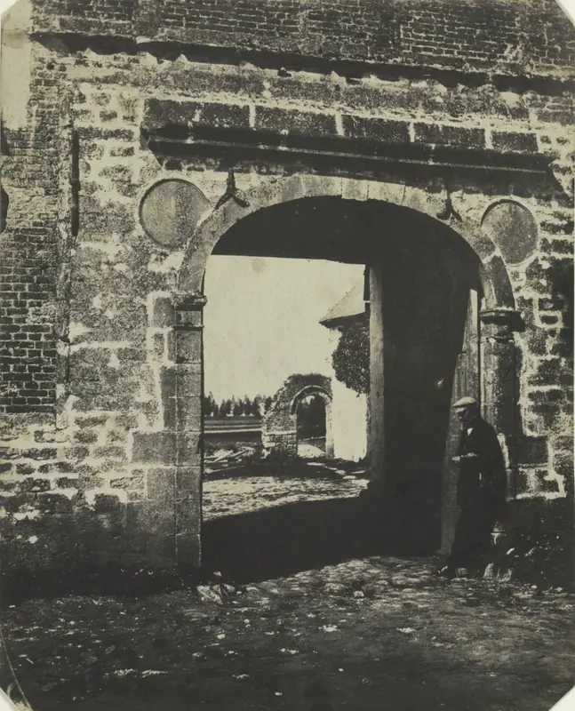 Arch in Farmyard, Swansea — تصویر رکورد موزهٔ هنر کلیولند (دسترسی آزاد)