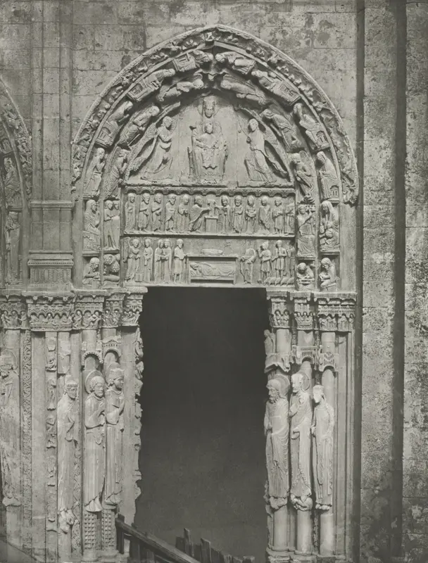 Chartres Cathedral: Right Door of the Royal Portal with Our Lady of Chartres — تصویر رکورد موزهٔ هنر کلیولند (دسترسی آزاد)
