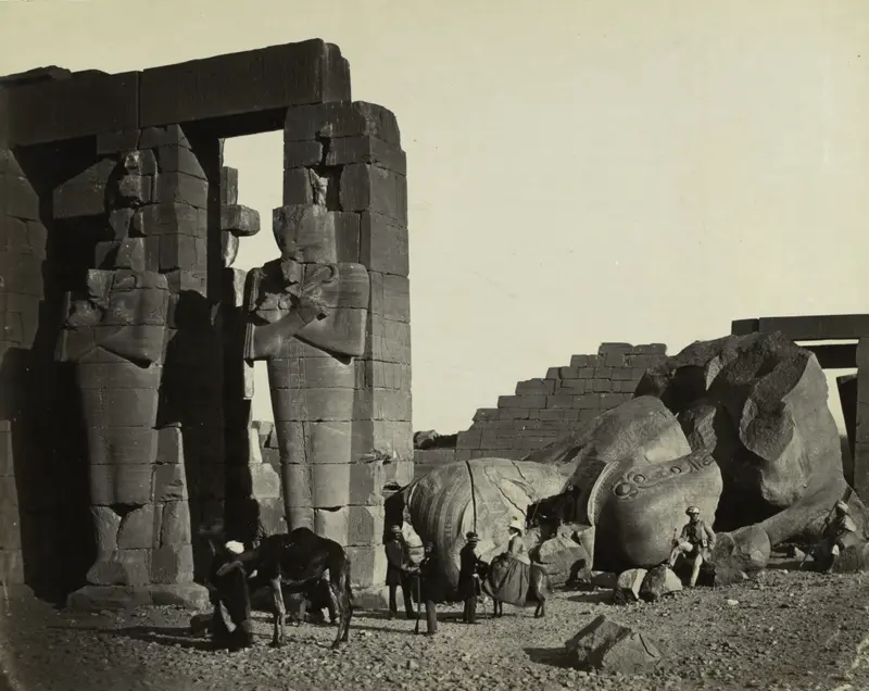 Fallen Statue at the Ramesseum, Thebes — تصویر رکورد موزهٔ هنر کلیولند (دسترسی آزاد)