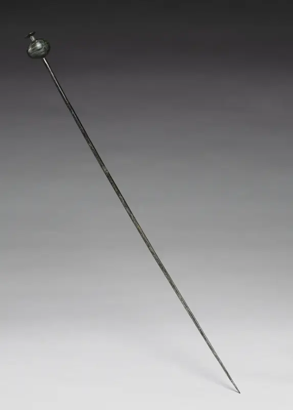 Garment Pin — تصویر رکورد موزهٔ هنر کلیولند (دسترسی آزاد)
