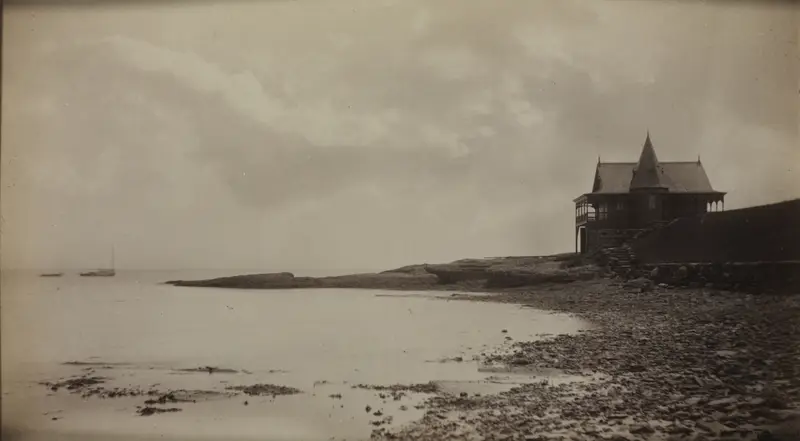 Edwin Booth's Boat House, Near Newport, August 6, 1884 — تصویر رکورد موزهٔ هنر کلیولند (دسترسی آزاد)