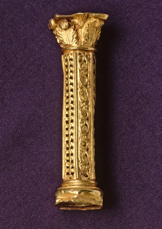 Spacer in the Form of a Corinthian Column — تصویر رکورد موزهٔ هنر کلیولند (دسترسی آزاد)