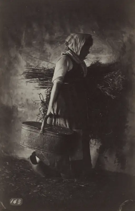 Female Peasant Carrying a Basket and Hay — تصویر رکورد موزهٔ هنر کلیولند (دسترسی آزاد)
