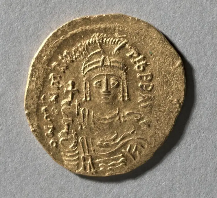 Solidus of Maurice Tiberius — تصویر رکورد موزهٔ هنر کلیولند (دسترسی آزاد)
