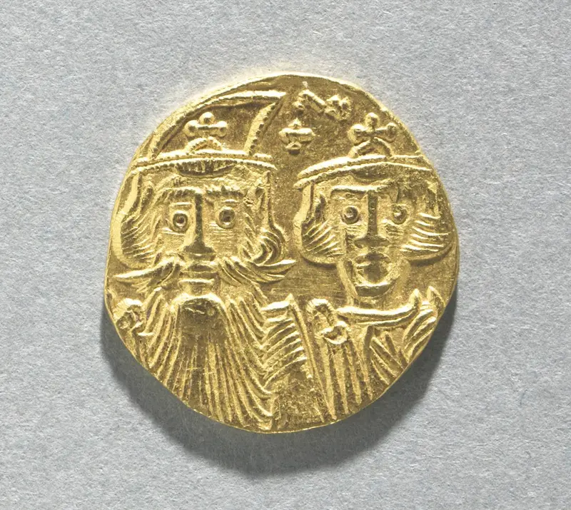 Solidus with Busts of Constans II and Constantine IV (obverse) — تصویر رکورد موزهٔ هنر کلیولند (دسترسی آزاد)