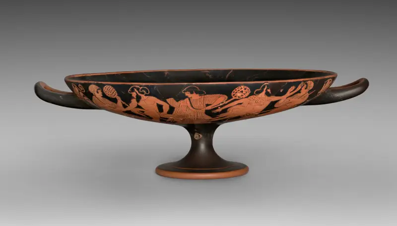 Red-Figure Kylix (Drinking Cup): Dionysos and Satyr (I); Satyrs and Maenads (A, B) — تصویر رکورد موزهٔ هنر کلیولند (دسترسی آزاد)