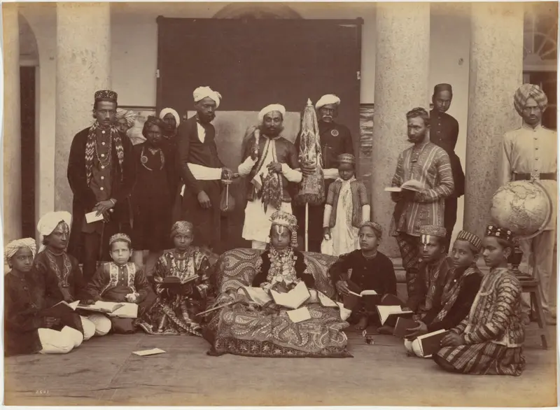 Maharaja of Rewa and Classmates — تصویر رکورد موزهٔ هنر کلیولند (دسترسی آزاد)