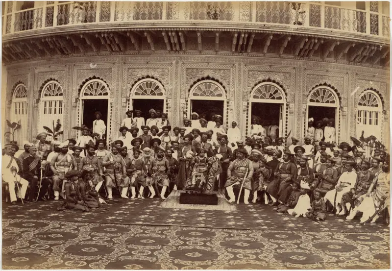 Maharaja Scindia, Nobles, and High Officials, Gwalior — تصویر رکورد موزهٔ هنر کلیولند (دسترسی آزاد)