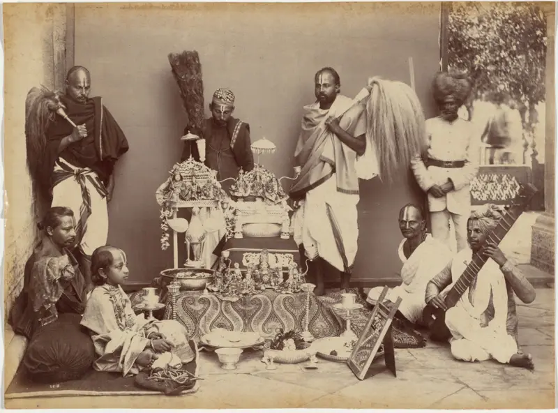 Maharaja of Rewa in Prayer — تصویر رکورد موزهٔ هنر کلیولند (دسترسی آزاد)