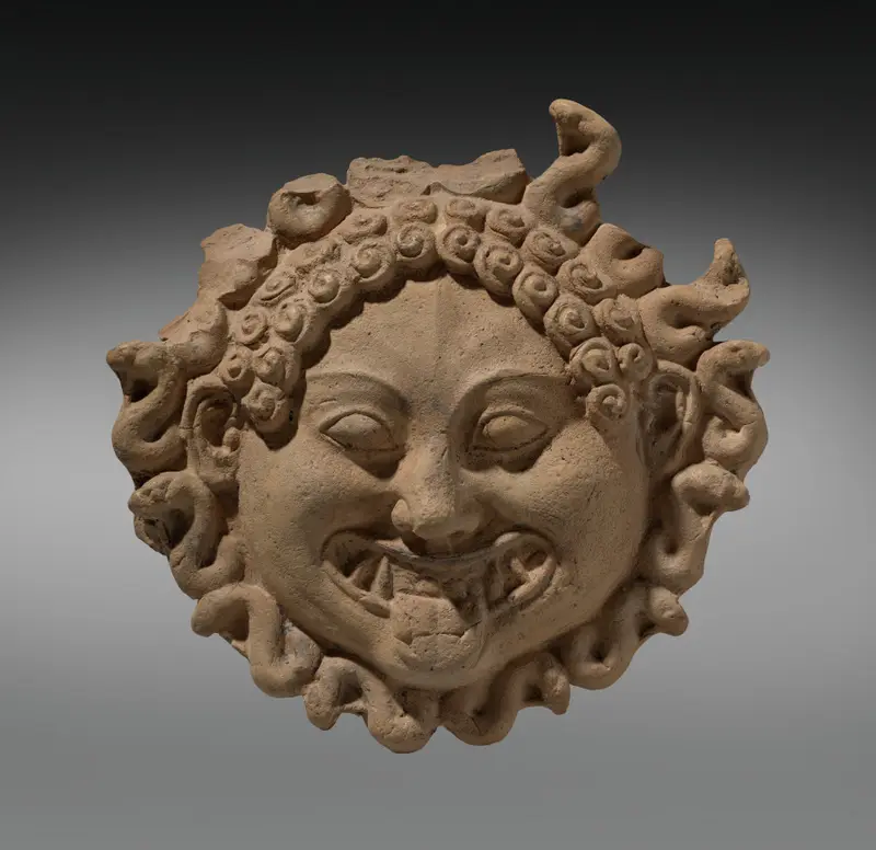 Gorgoneion Antefix (Ornamental Roof Tile) — تصویر رکورد موزهٔ هنر کلیولند (دسترسی آزاد)