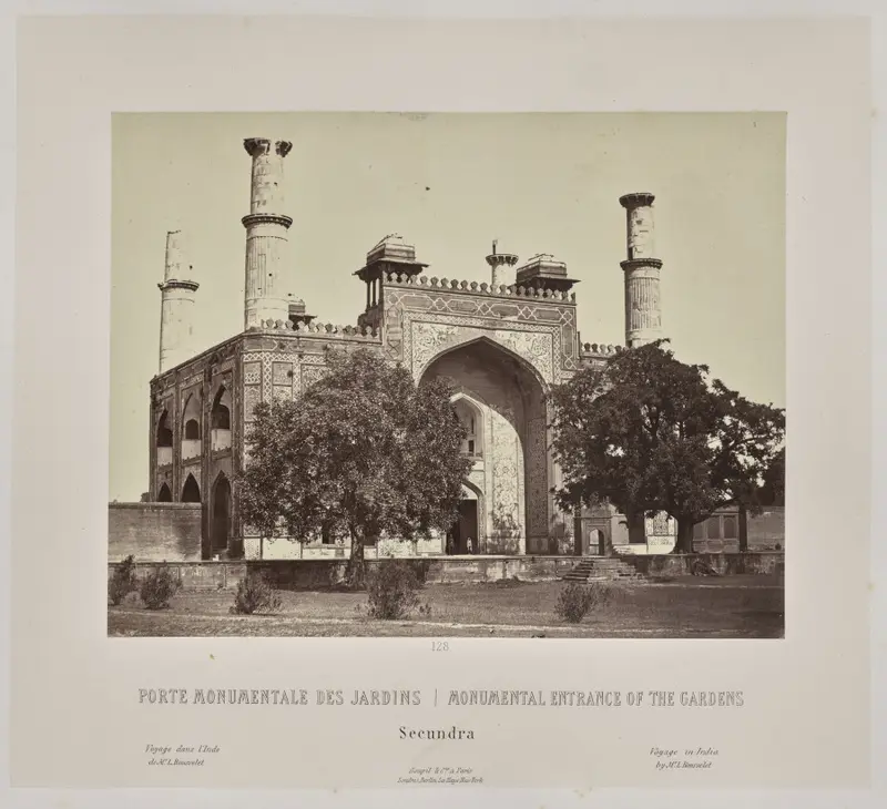 Monumental Entrance of the Gardens, Secundra — تصویر رکورد موزهٔ هنر کلیولند (دسترسی آزاد)