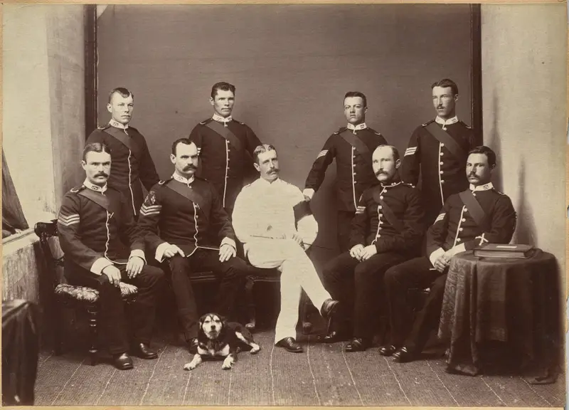 Captain Watkins and Non Com. officers — تصویر رکورد موزهٔ هنر کلیولند (دسترسی آزاد)