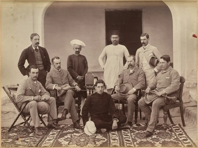 Civil officers at Jhansi (recto) — تصویر رکورد موزهٔ هنر کلیولند (دسترسی آزاد)