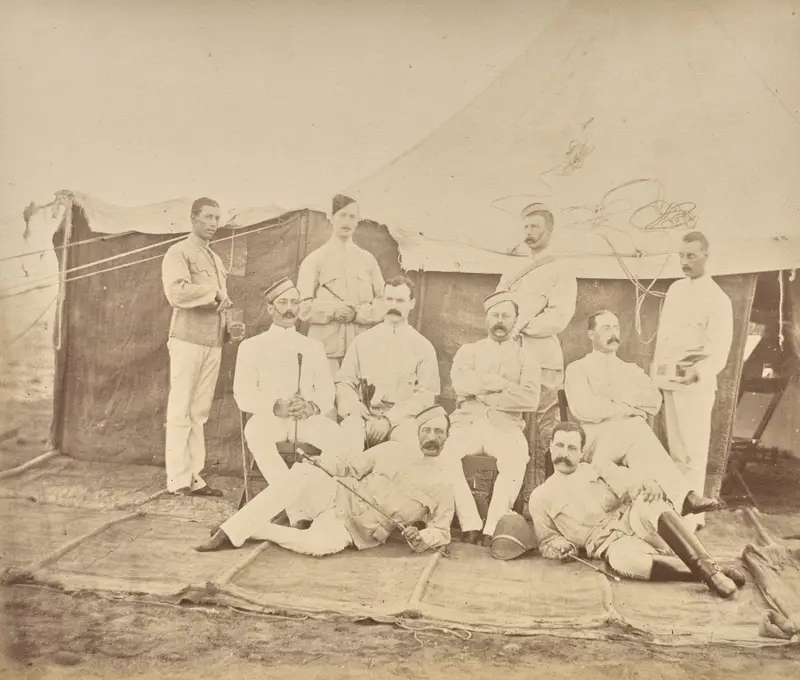Untitled (Group of Men) — تصویر رکورد موزهٔ هنر کلیولند (دسترسی آزاد)