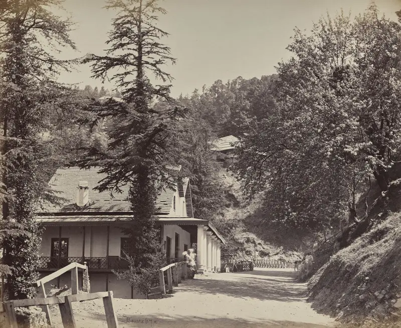 Simla. The Mall near Combermere Bridge — تصویر رکورد موزهٔ هنر کلیولند (دسترسی آزاد)
