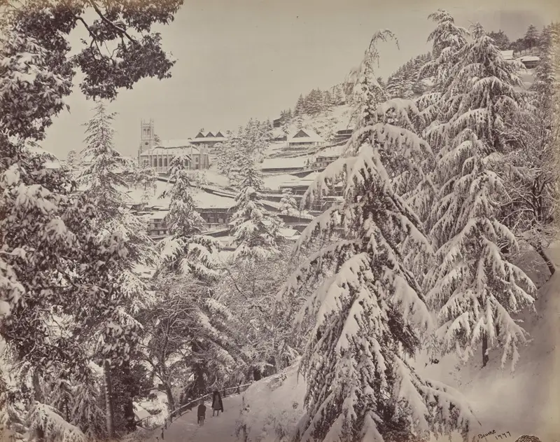 Shimla. View of the Church from Mount Jakko Looking West with Part of the Mall in Winter — تصویر رکورد موزهٔ هنر کلیولند (دسترسی آزاد)