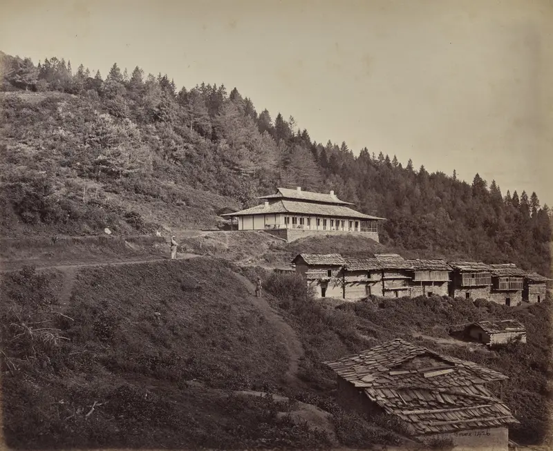 The Upper Himmalayahs. Village of Harkundu with Traveller's Bungalow in Rest-House — تصویر رکورد موزهٔ هنر کلیولند (دسترسی آزاد)