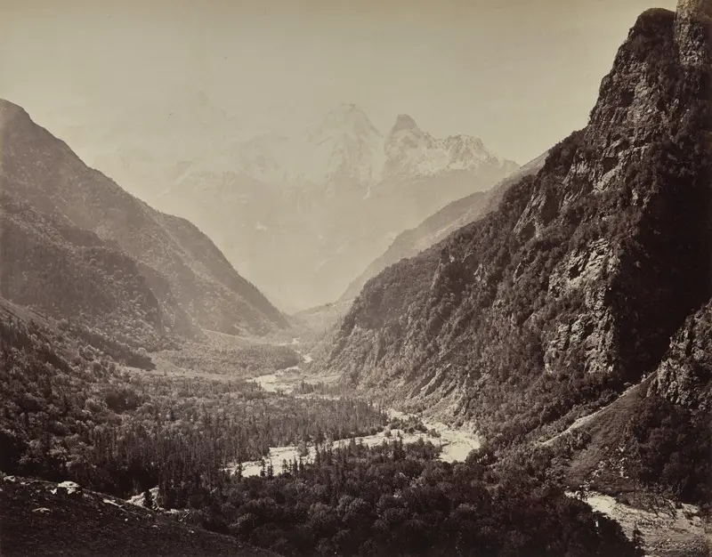 The Upper Himmalayahs. View of Valley from Fallaldasa with Srikanta Peaks in the Distance — تصویر رکورد موزهٔ هنر کلیولند (دسترسی آزاد)