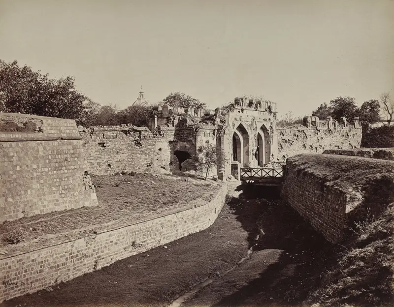 Delhi. The Kashmire Gate. The Scene of Some Very Hard Fighting in 1857 — تصویر رکورد موزهٔ هنر کلیولند (دسترسی آزاد)